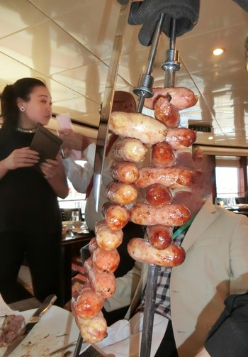 この日のディナーは、シュラスコ料理