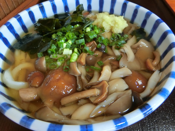 今日はありつけた讃州めんめの『きのこうどん』