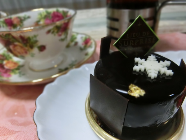 買ってしまった「リュ　ドゥ　シュープリーズ」のケーキ