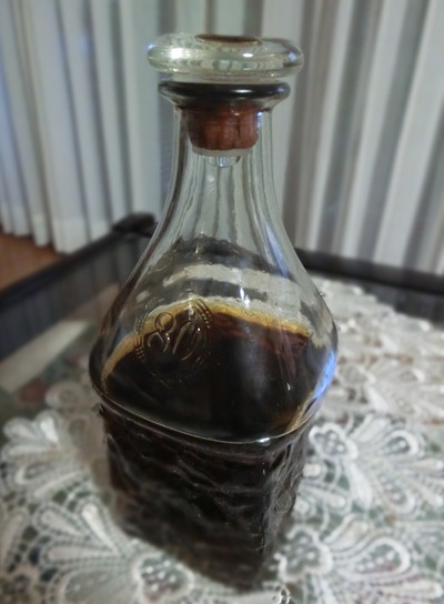 いつのか分からない古い梅酒を飲んでみた。