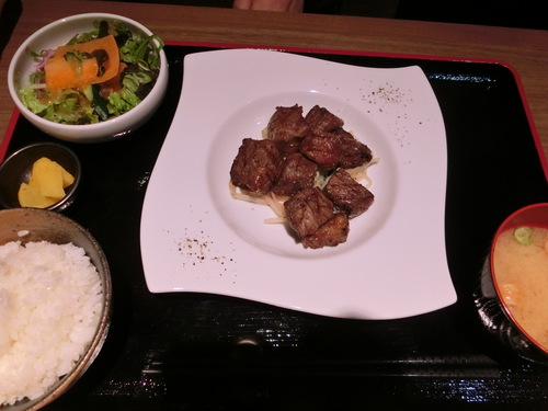 新しいステーキ店に行ってみた。