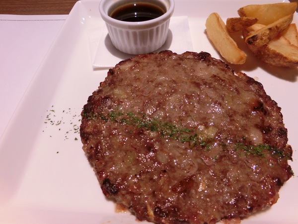 新しいステーキ店に行ってみた。
