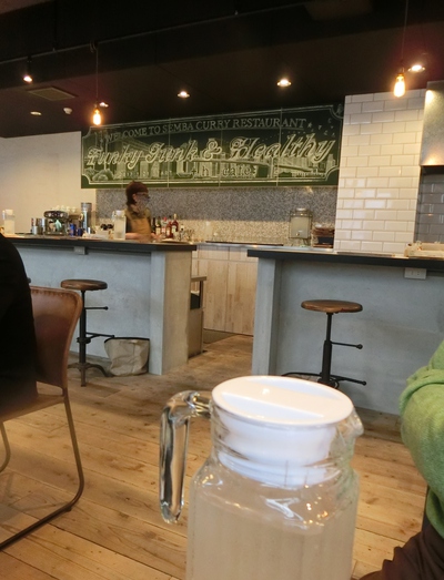 気になる船場カリー店へ行く。