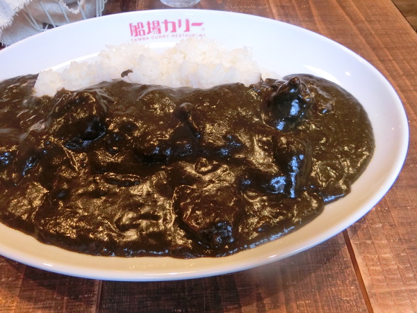 気になる船場カリー店へ行く。