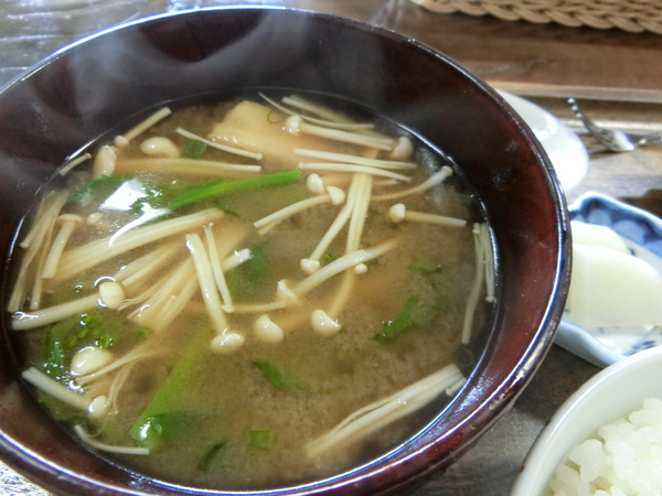 カフェ『野良里』で、のらりとランチ