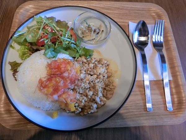ホステルも兼ねたカフェkinco(キンコ)
