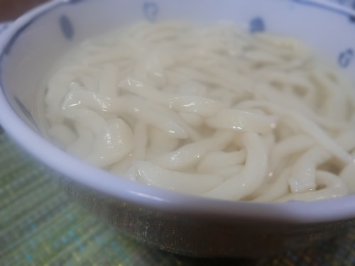 湯だめうどんは、孫が打ったうどん