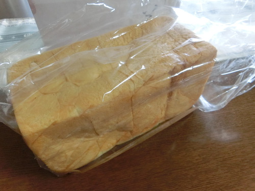 高級「生」食パン専門店「乃が美」のパンをゲットした。