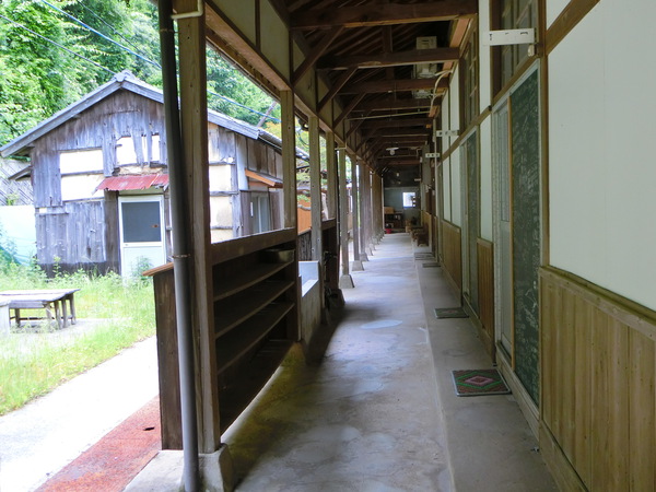 喫茶ネコノシマは、まるでタイムスリップしたかのようだった。