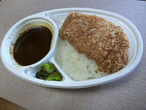 ランチは、ひがさのカツカレー弁当