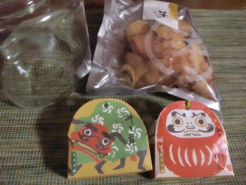 可愛いお年賀菓子を頂いた。