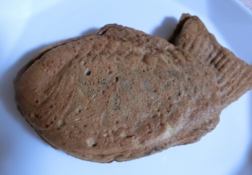 たい焼きの新製品を食べる。