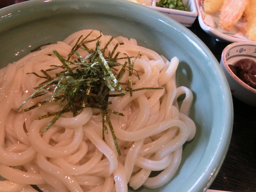 初めて案内するうどん店は、やはり『うどん本陣山田屋』