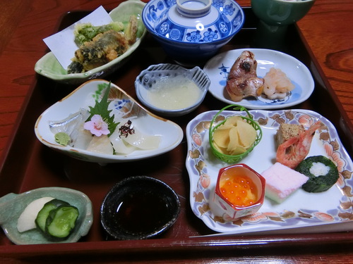 今度は一美のランチへ行く。