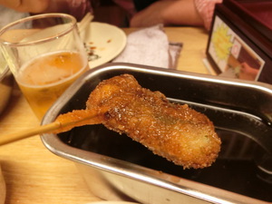 今回の大阪ハイライトは、「串かつだるま」に行ったこと