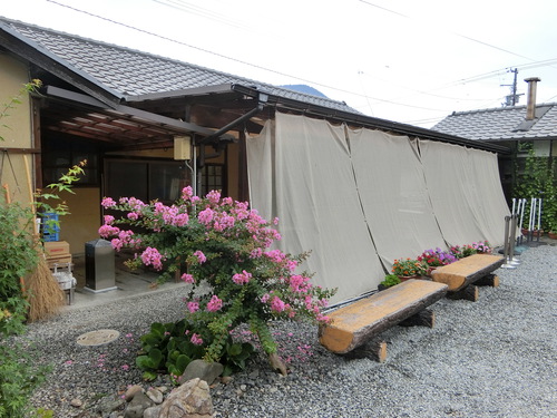 西方面の有名うどん店に行った。