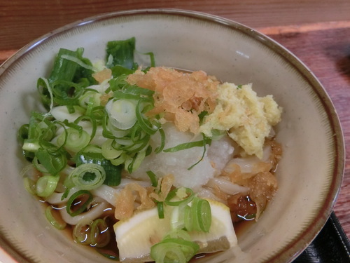 西方面の有名うどん店に行った。