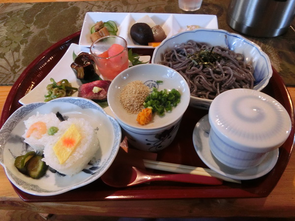 ダチョウがいる古民家カフェ