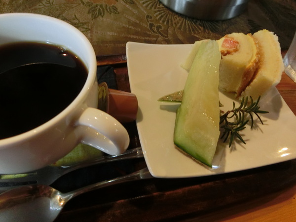 ダチョウがいる古民家カフェ