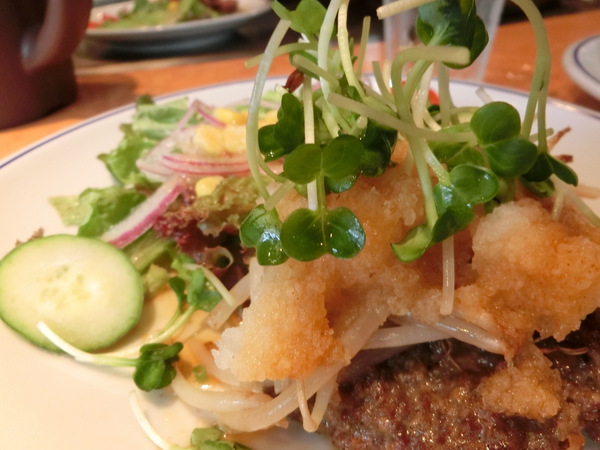 今日は、人気の店『グリル プランチャ』へ