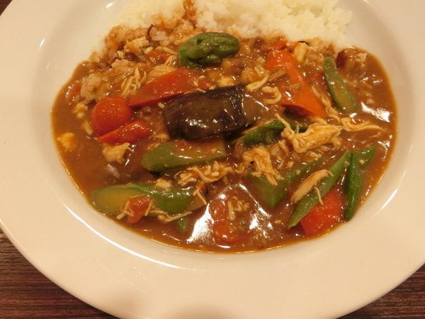 話題のカレー屋に行く。
