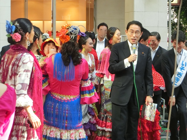 丸亀町ドーム広場は岸田外務大臣とフラメンコ