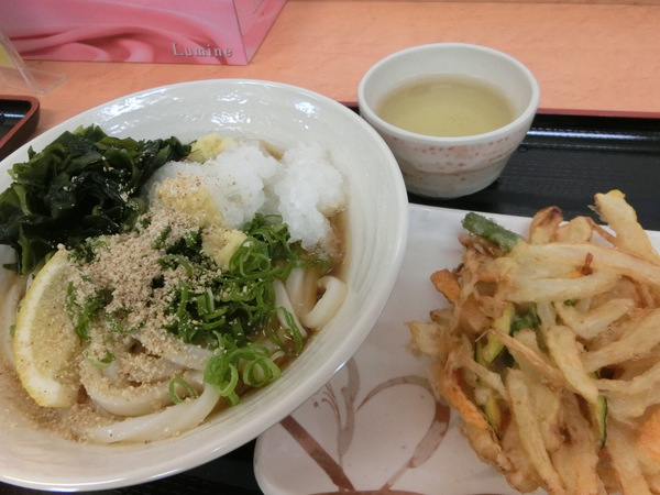 今日の昼は、ぶっかけうどん