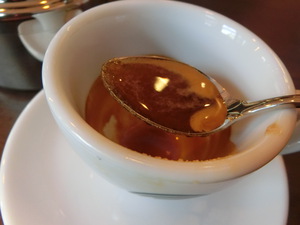 今日がオープンの店に行く。