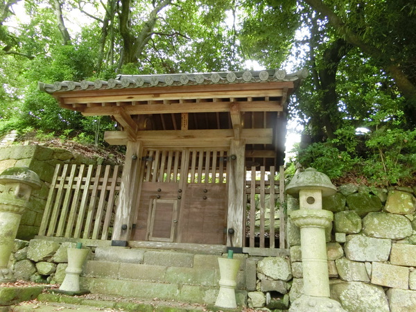 黄門さんの実兄、頼重公の菩提寺（法然寺）