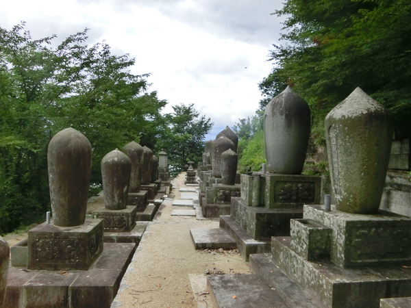 黄門さんの実兄、頼重公の菩提寺（法然寺）