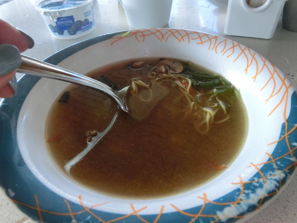 ハイチの海で泳ぐ。