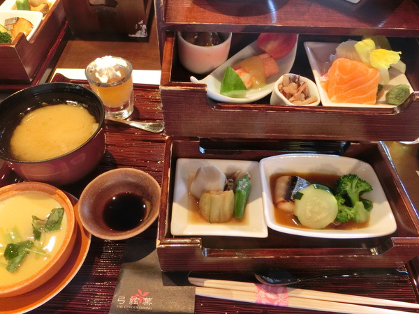 今日は、弓絃葉でランチ