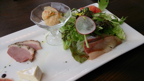 洒落たビストロ料理のお店「アゴラ」