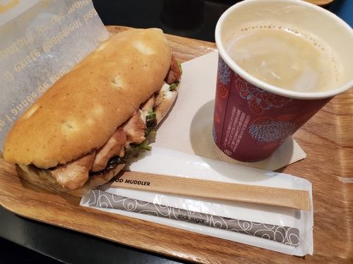 パン屋さんでランチ