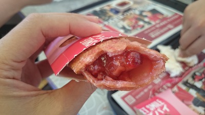 てりたまチキン瀬戸内レモンソース並びにいちごパイ