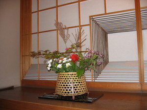 困ったことに、お茶席で正座ができない