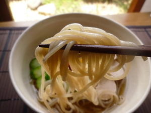 アレルギーの方も食べられる雑穀麺でヘルシー韓国冷麺☆