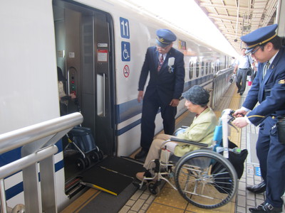 初めて車椅子で電車に乗る！