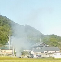 ●刺激臭で胸が苦しい・・・住宅密集してても平気で燃やす野焼･･･