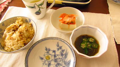昨日の食事　　朝　昼　晩　　自宅