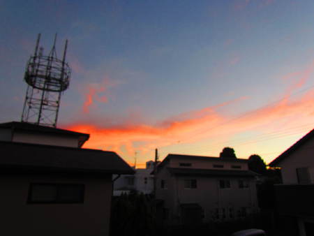 昨日の　印象的な夕焼け　　自宅周辺
