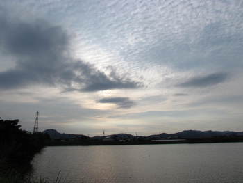 昨日の夕方の空　　１８：００　さぬき市にて