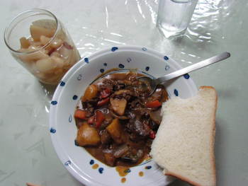 カレー　パン　　ラッキョウ