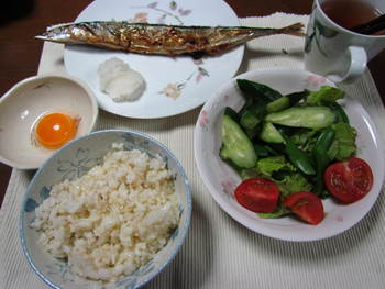 晩ご飯　　卵かけご飯です　　有働さんの　あさいち
