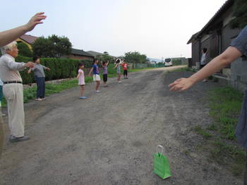 夏休み子供会ラジオ体操　始まる　さぬき市８７番長尾寺東３００ｍ