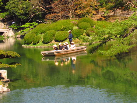 船の風景　　栗林公園
