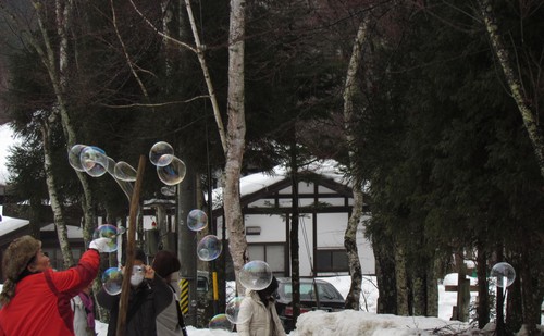 雪＆シャボン玉の風景　
