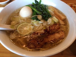鳥しおラーメン