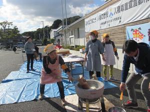 毎年恒例！もちつき大会！