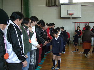 最後に、一人一人握手して・・・・・・